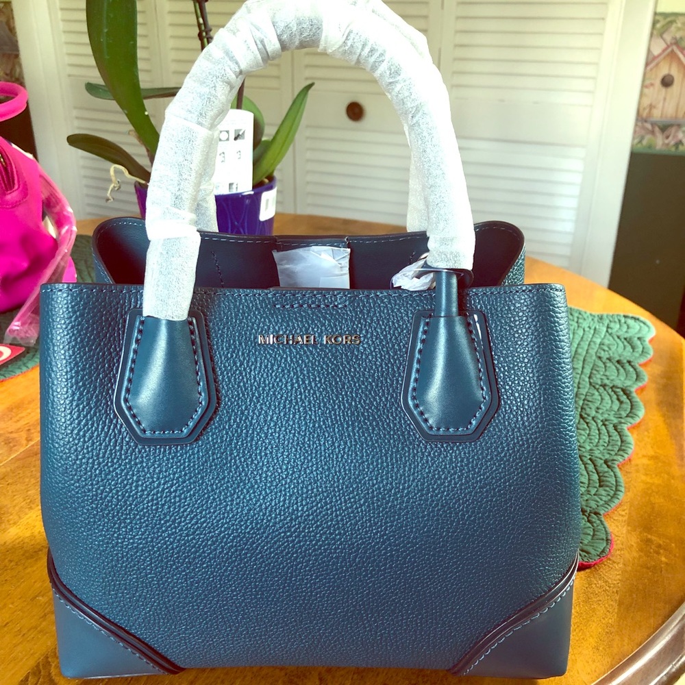 Satchel handbag